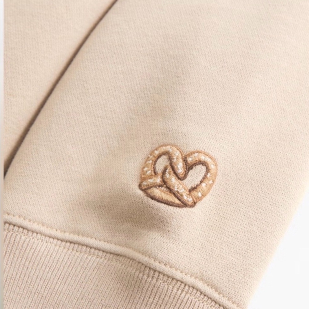 Abercrombie & Fitch Cream 'CARBS' Crewneck Sweatshirt - Picture 2 of 5